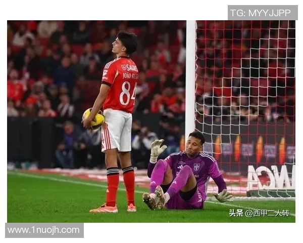 欧冠惊心动魄之战本菲卡逆转曼联补时绝杀引发全场狂欢