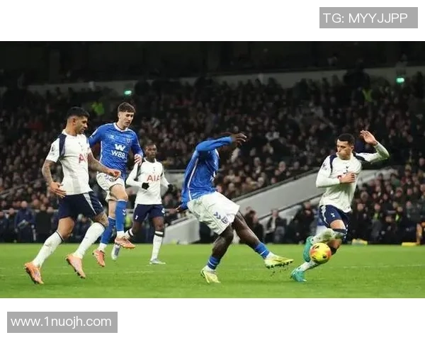 西甲热刺逆转里昂绝杀时刻震撼全场赛后分析与精彩回顾