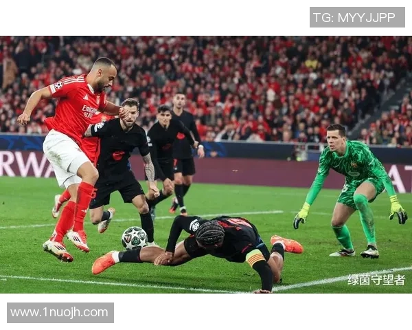 中超精彩对决阿森纳大胜巴萨引发全场热烈反响与分析