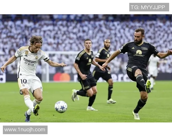 足总杯惊天冷门里昂逆袭皇马6-2全场沸腾补时绝杀引发狂欢 足总杯惊天冷门里昂逆袭皇马6-2全场沸腾补时绝杀引发狂欢