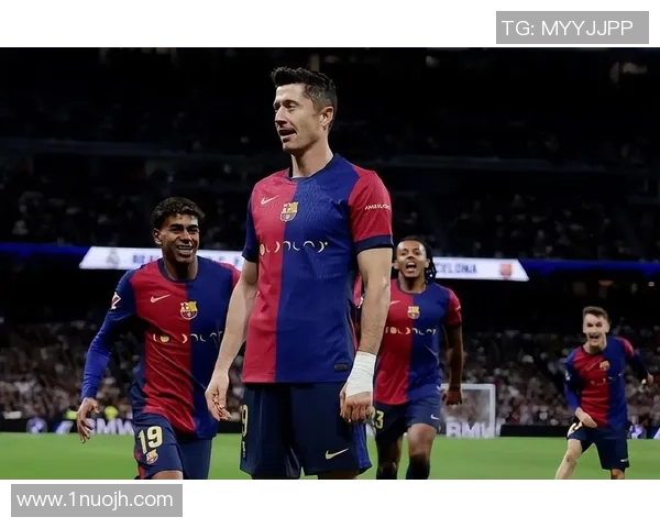 世界杯经典对决皇马5-1狂胜巴萨战术解析引发全场热议 世界杯经典对决皇马5-1狂胜巴萨战术解析引发全场热议