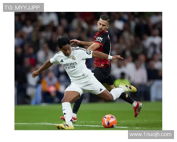 西甲激战皇马逆转里昂全场沸腾精彩瞬间回顾 西甲激战皇马逆转里昂全场沸腾精彩瞬间回顾